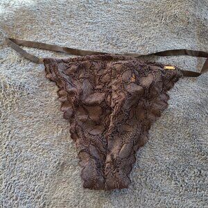 Victoria's Secret Pink! black lace V-string panties size XL
